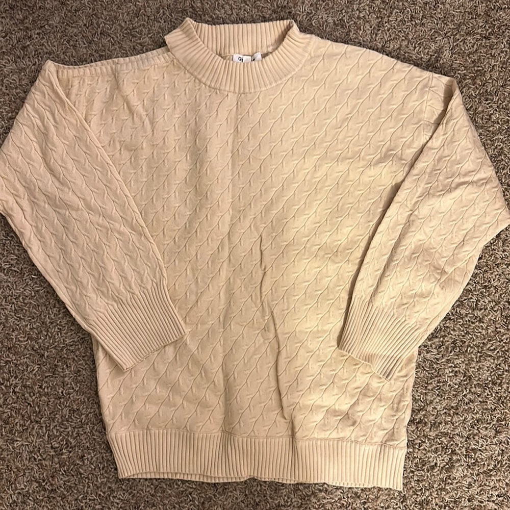Asymmetrical Sweater - Picture 3 of 4